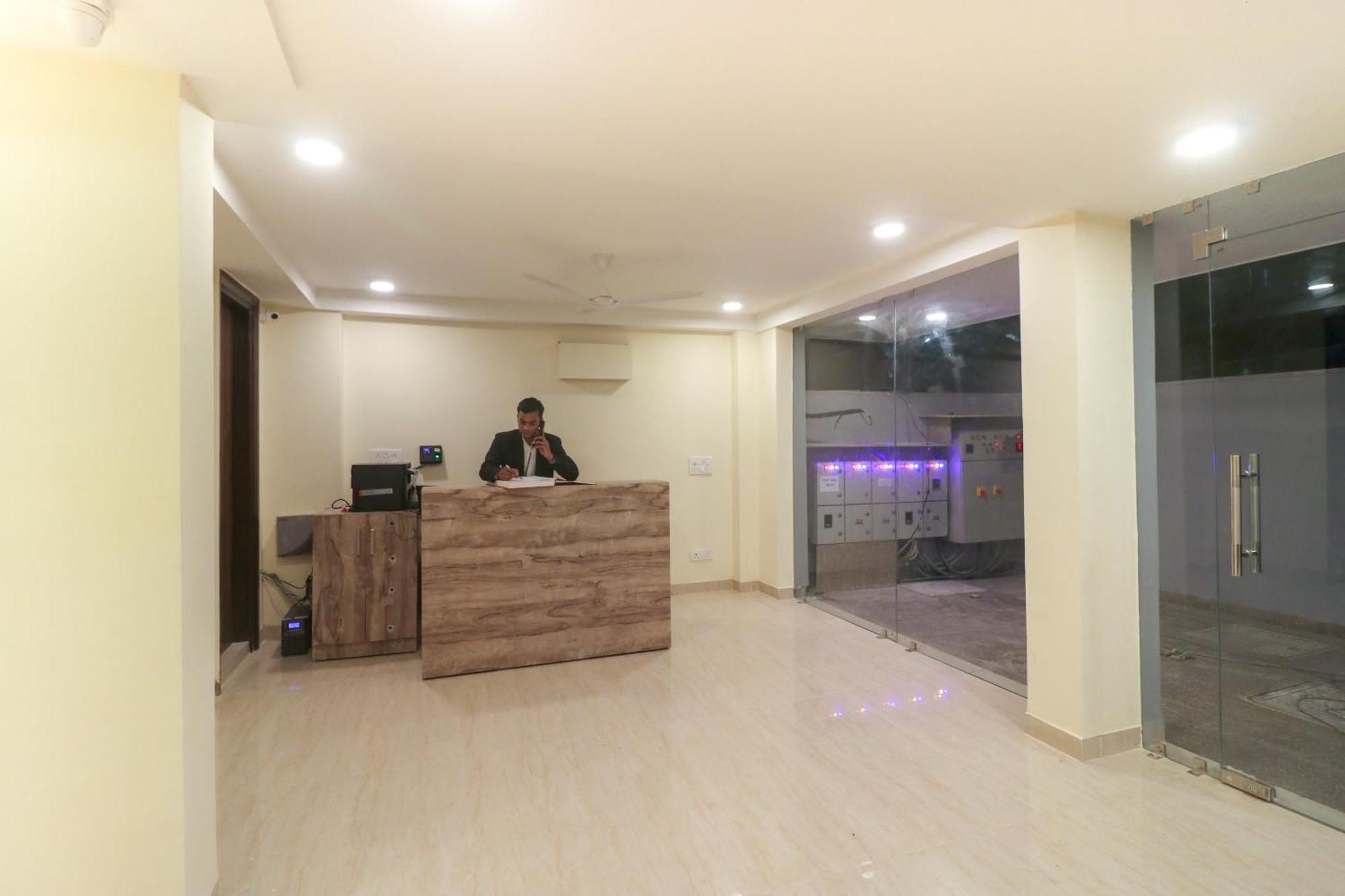Super Hotel O Comfort Residency Near Artemis Hospital Gurgaon Exteriör bild