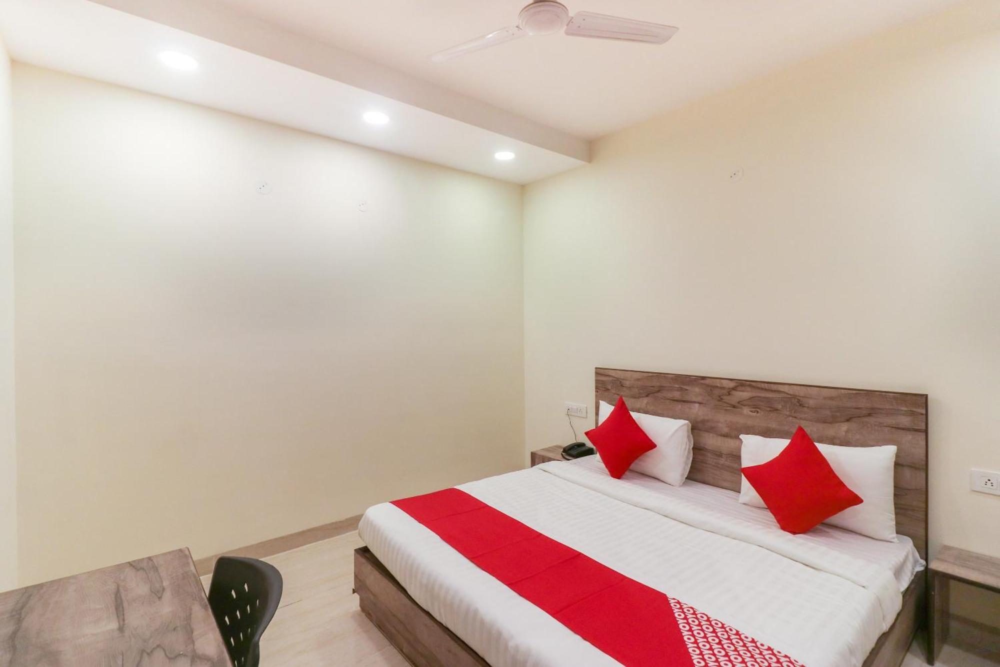 Super Hotel O Comfort Residency Near Artemis Hospital Gurgaon Exteriör bild
