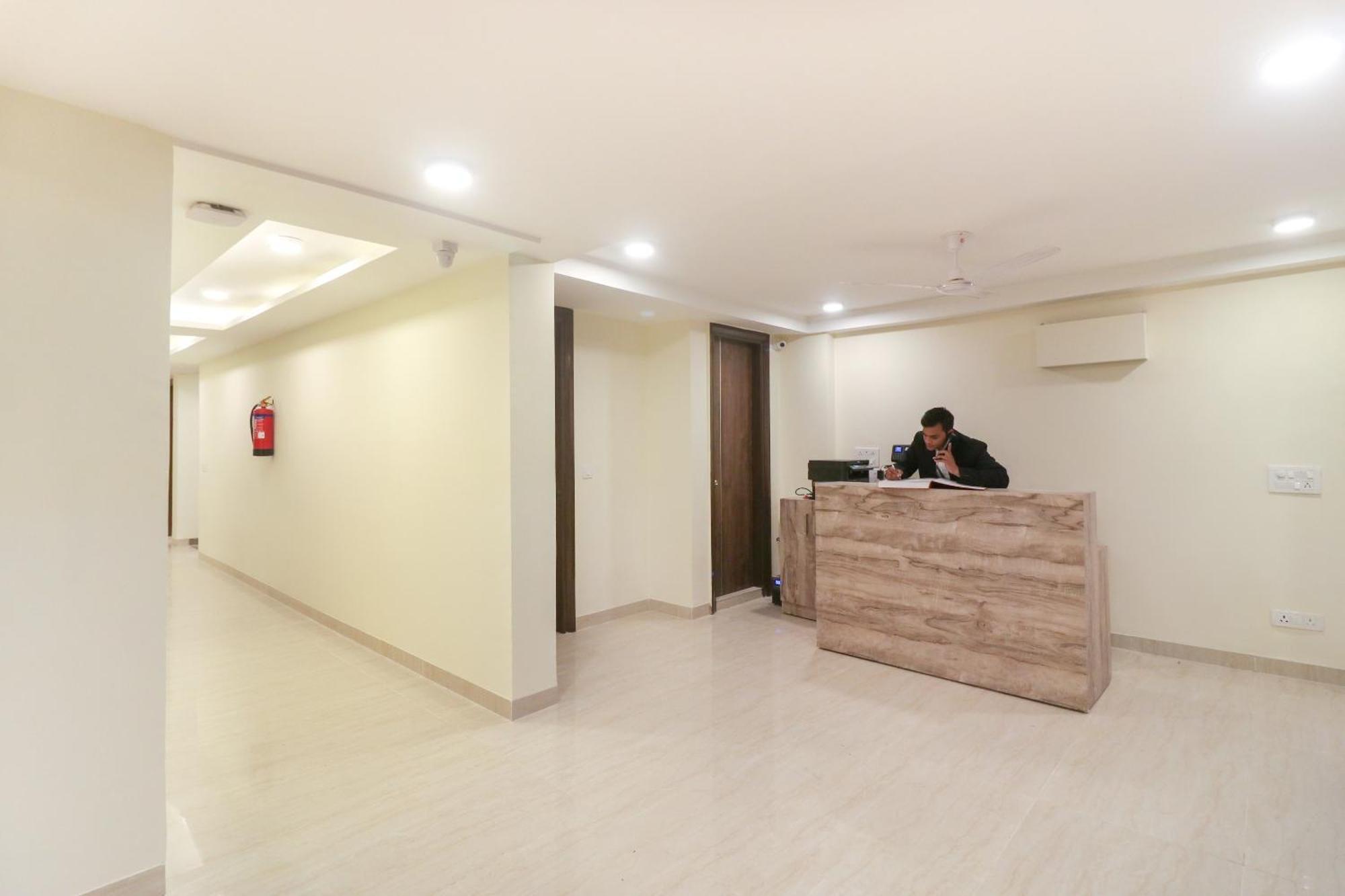Super Hotel O Comfort Residency Near Artemis Hospital Gurgaon Exteriör bild