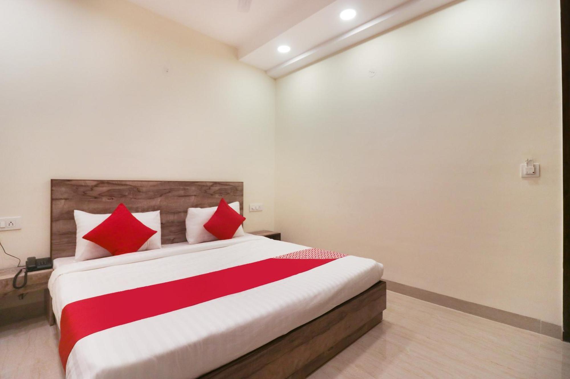 Super Hotel O Comfort Residency Near Artemis Hospital Gurgaon Exteriör bild