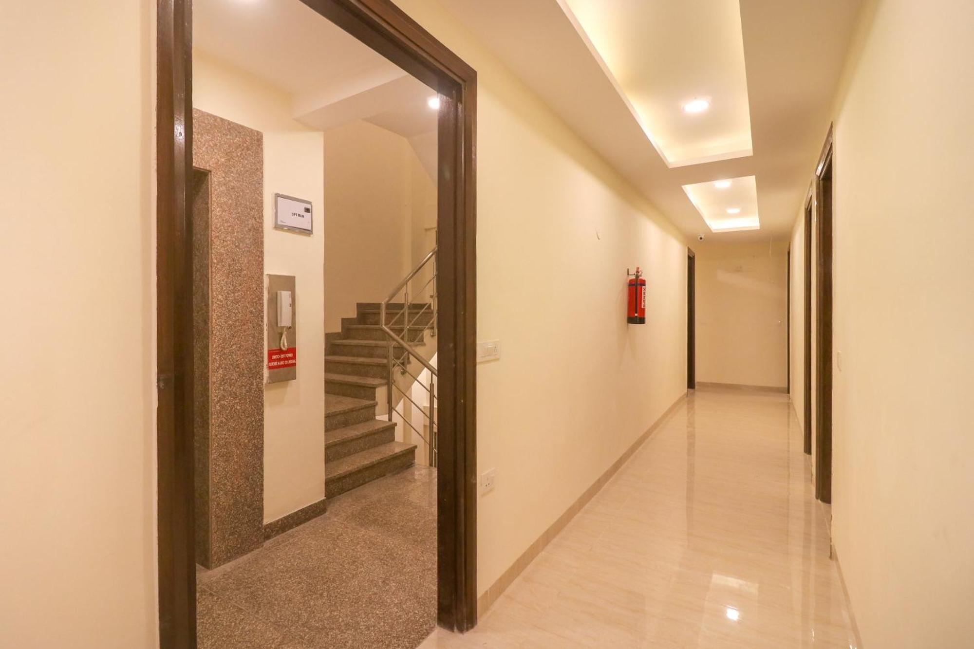 Super Hotel O Comfort Residency Near Artemis Hospital Gurgaon Exteriör bild