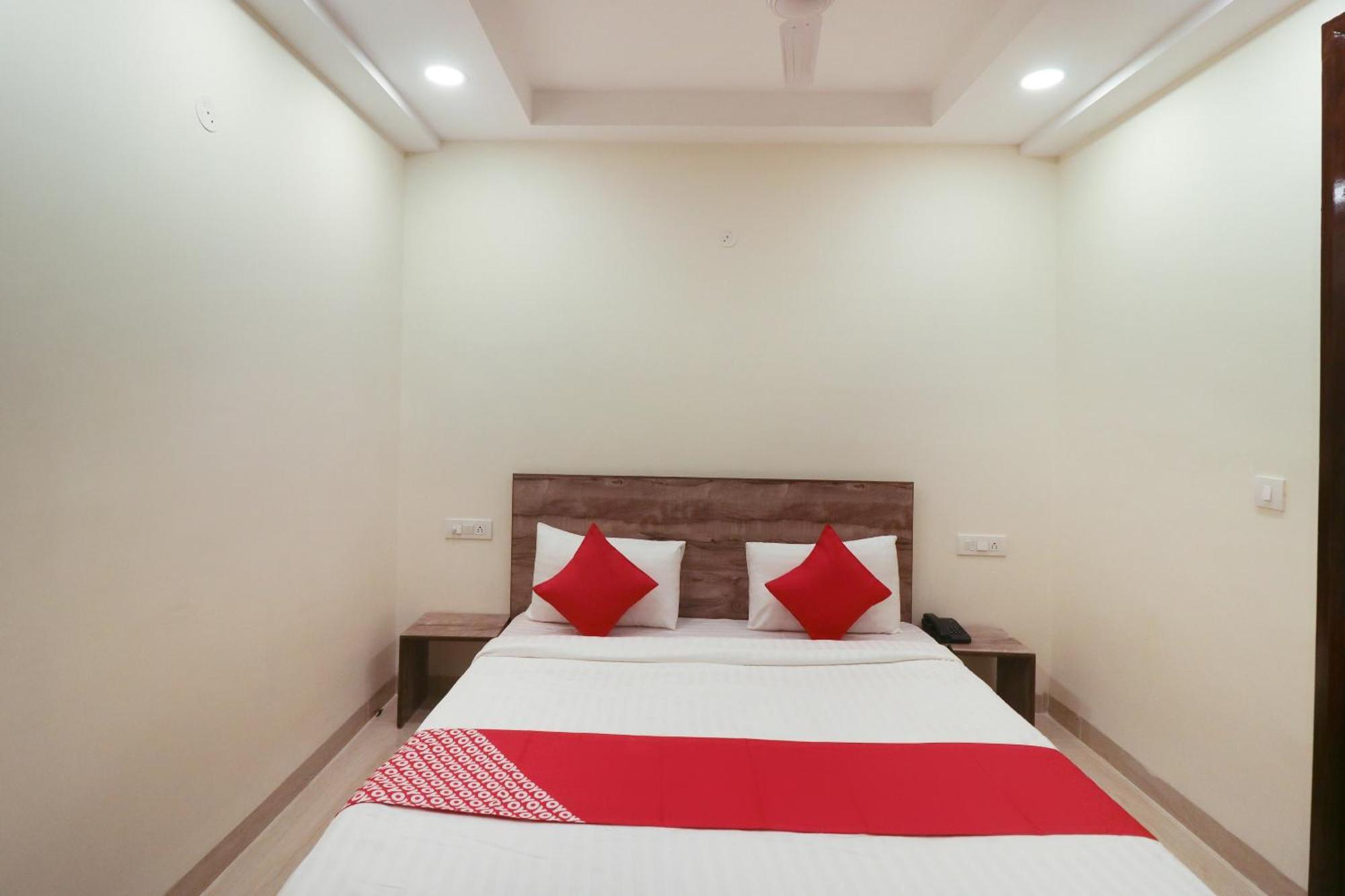 Super Hotel O Comfort Residency Near Artemis Hospital Gurgaon Exteriör bild